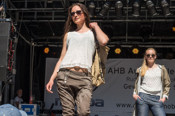 Temple of Cult - Modenschau auf dem Gothaer Neumarkt beim 25. Gothardusfest