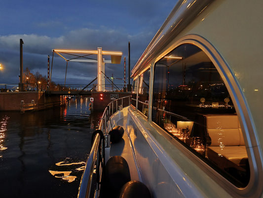 Sehr schöner Liegeplatz vor der Vischpoortbrug, Harderwijk