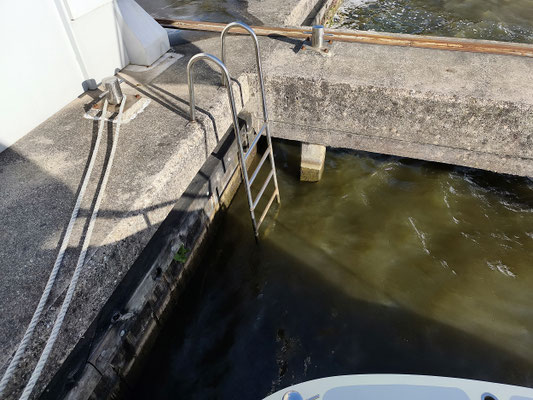 Stürmische Zeiten im Hafen von Yachtcharter Molenaar