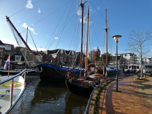 Jachten, Schiffe und Boote im Havenkolk, Sneek