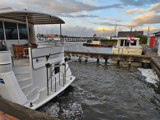 Stürmische Zeiten im Hafen von Yachtcharter Molenaar