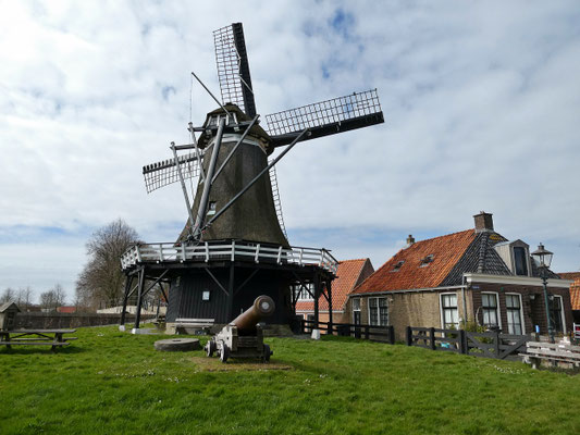 Molen De Kaai, Sloten