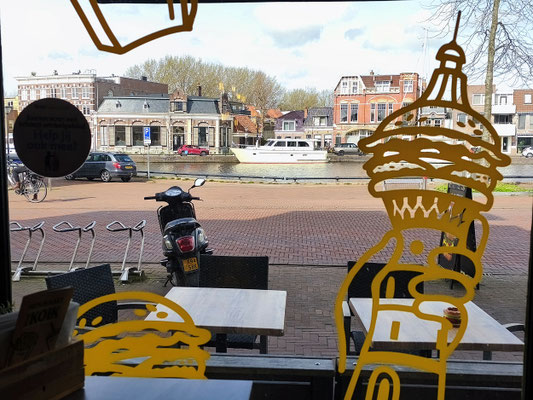 Im Imbiss De Kolk in Sneek