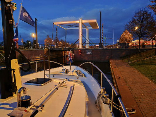 Sehr schöner Liegeplatz vor der Vischpoortbrug, Harderwijk