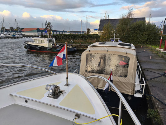 Stürmische Zeiten im Hafen von Yachtcharter Molenaar
