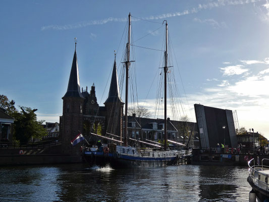 Jachten, Schiffe und Boote im Havenkolk, Sneek