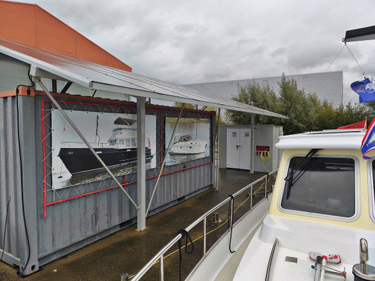 Stürmische Zeiten im Hafen von Yachtcharter Molenaar 