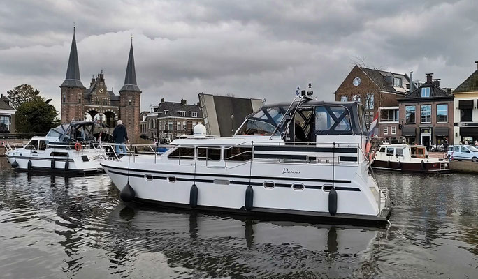Jachten, Schiffe und Boote im Havenkolk, Sneek