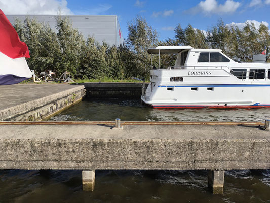 Stürmische Zeiten im Hafen von Yachtcharter Molenaar
