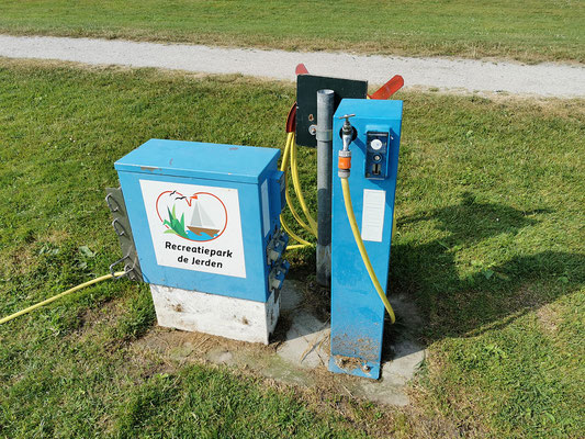 Wasser bunkeren bei Recreatiepark de Jerden.
