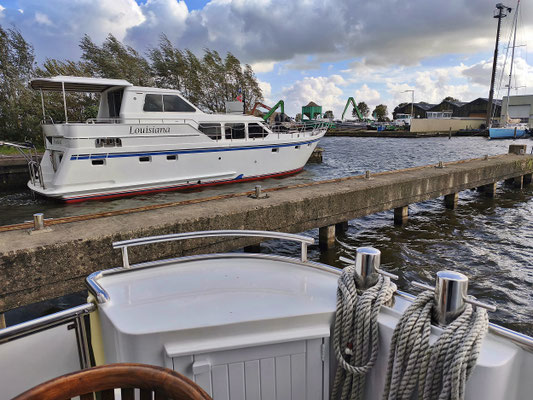 Stürmische Zeiten im Hafen von Yachtcharter Molenaar