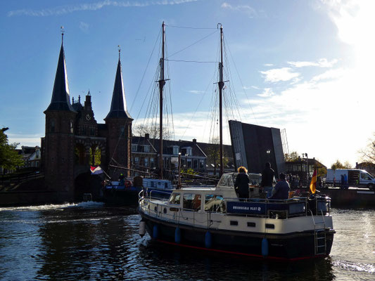 Jachten, Schiffe und Boote im Havenkolk, Sneek