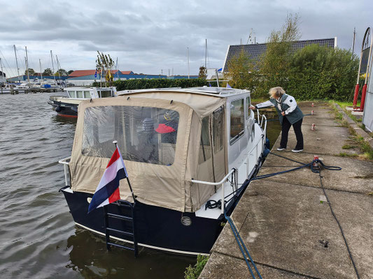 Stürmische Zeiten im Hafen von Yachtcharter Molenaar