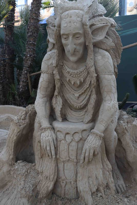 Wolfgang Baricham_Sandskulptur in Prora 04