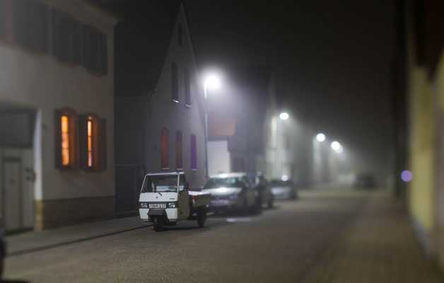 Helmut Braun_nächtliche Straßenszenerie