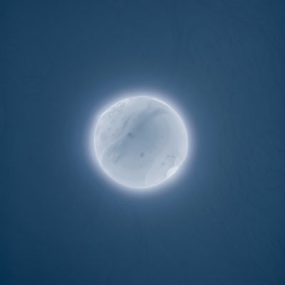 Mond 4