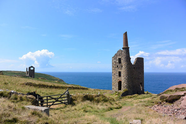 Botallack Mine, St. Just      http://www.cornish-mining.org.uk/areas-places-activities/botallack-count-house