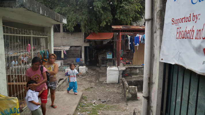 Leben auf dem Friedhof in Cebu - 5.2.19