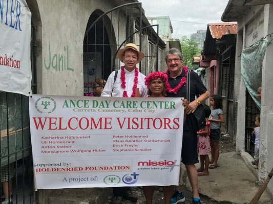 Leben auf dem Friedhof in Cebu - 5.2.19