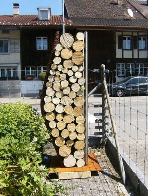 Stahl rostend - Holz - Chromstahl - Säule