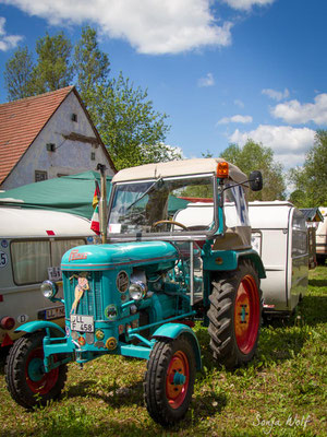 Traktor mit Wohnwagen