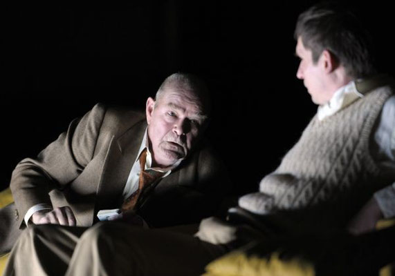 eines langen tages reise in die nacht -volkstheater wien
