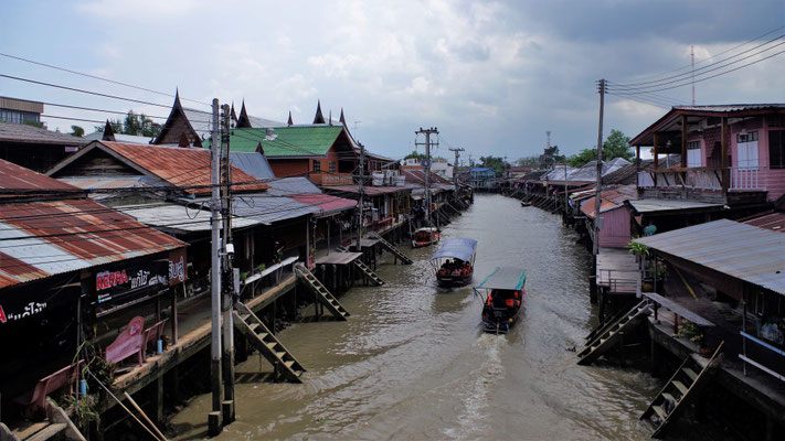 Tagestour zum Damnoen Saduak Floating Market + Maeklong Train Market