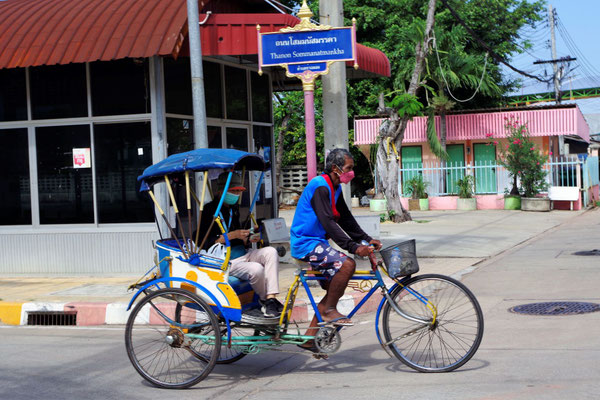 Ausflug zum Mae Klong Zugmarkt