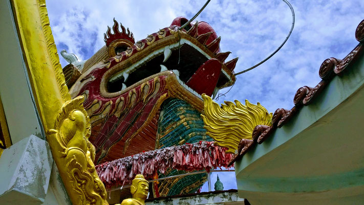 Drachentempel Wat Samphran - Thailands skurrilste Tempelanlage