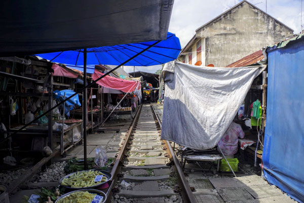 Abenteuer Maeklong Train Market