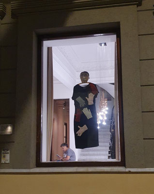 Mein Kostüm im Fenster
