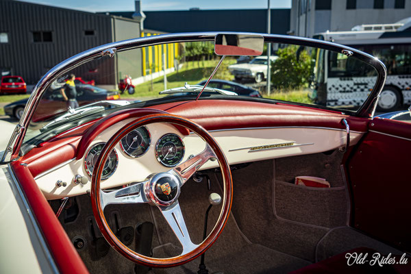 LOF Oldtimer Breakfast by Retromobile