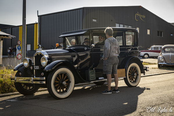 LOF Oldtimer Breakfast by Retromobile