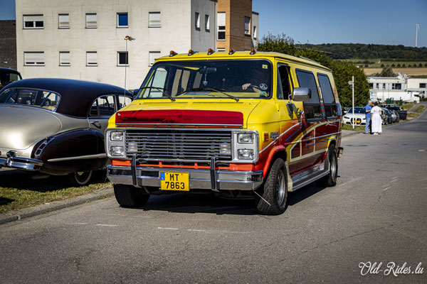 LOF Oldtimer Breakfast by Retromobile
