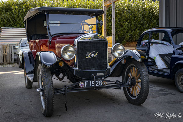 LOF Oldtimer Breakfast by Retromobile