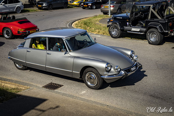 LOF Oldtimer Breakfast by Retromobile