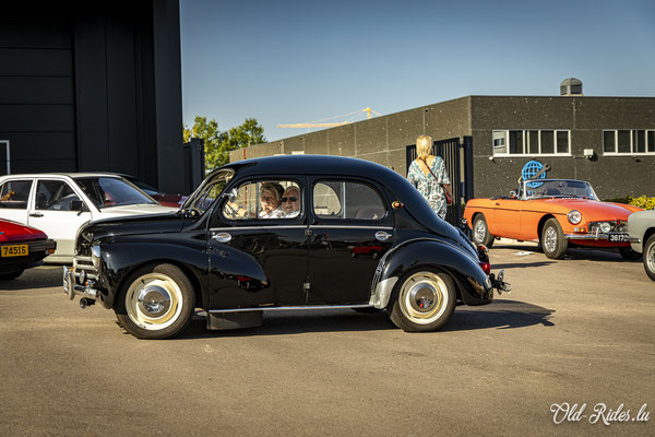LOF Oldtimer Breakfast by Retromobile