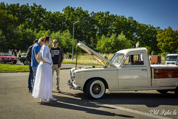 LOF Oldtimer Breakfast by Retromobile