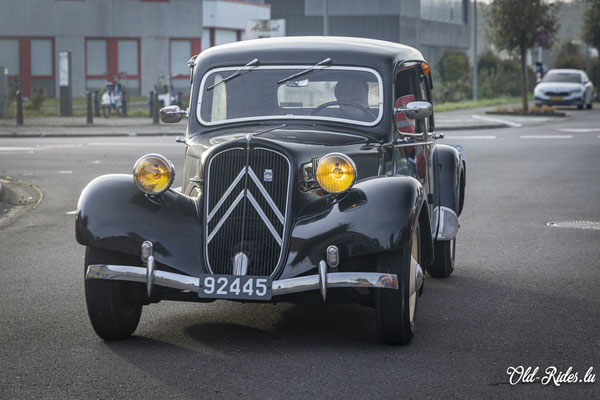 LOF Oldtimer Breakfast by Lettrage Langehegermann      