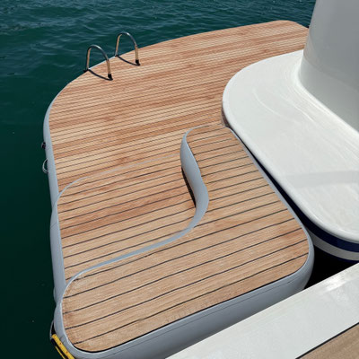 Superyacht inflatable dock boarding steps