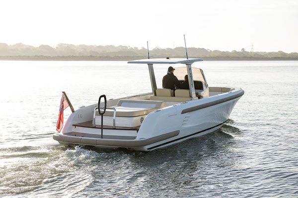 Carbon tender boarding pole