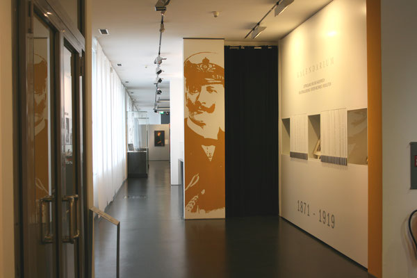 Gestaltung, Ausstellungsdesign der Wände und des Kalendariums im Ostfriesischen Landesmuseum