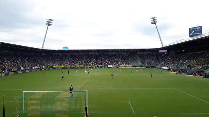 Cars Jeans Stadion, ADO Den Haag