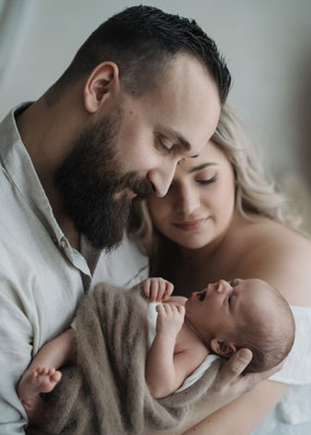 Familienfotos-Babyfoto-Fotograf-Zwickau-Chemnitz-Leipzig-Fotostudio-Neugeborenenshooting-Bohoshooting-Zittau