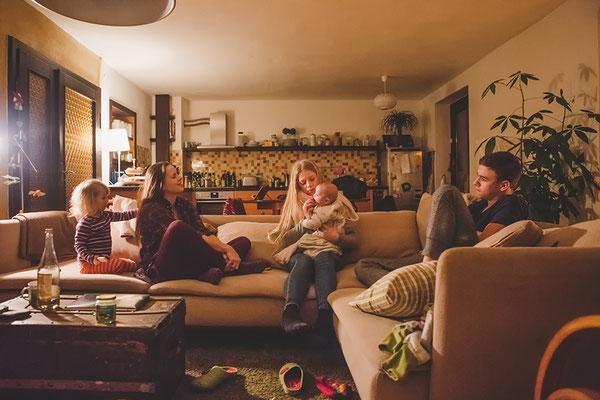 Reportagefotografie-fresh48-Wochenbett-Wochenbettfotografie-Geburtsfotografie-Homestory-dokumentarische-Fotos-Zwickau-Zittau-Chemnitz-Erzgebirge 