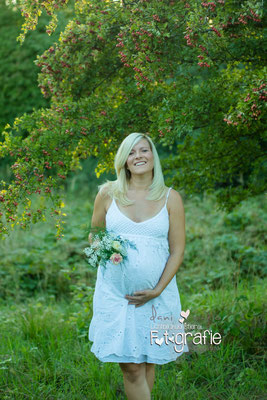 Babybauch Fotografie Schwangerschaft Zwickau Familienshooting Kinderbilder Fotograf Daniela Rettke Hebamme Lichtbildkünstlerei Lichtbildkuenstlerei