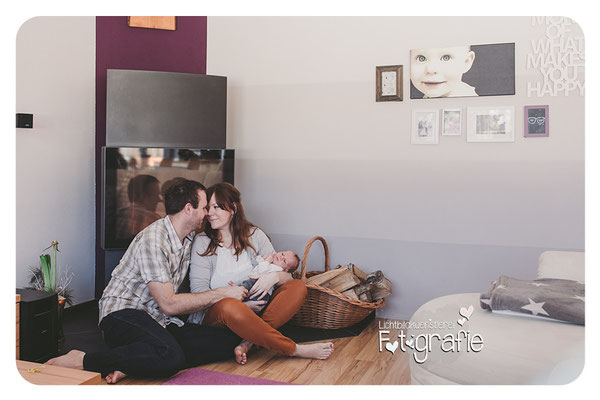 Neugeborenenfotos Homestory Lifestyle Fotografie Reportage Familienfotografie Photography Zwickau Hebamme Lichtbildkuenstlerei Daniela Rettke Hochzeit Kinderbilder Geschwisterfotos Chemnitz Zittau Erfurt Jena Leipzig Gera Dresden Bautzen Newborn Baby