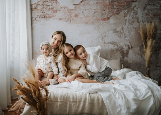 Familienfotos-Babybauchfotos-Fotograf-Zwickau-Fotostudio-Chemnitz-Leipzig-fineart-Schwangerschaftsshooting-portrait-Zittau