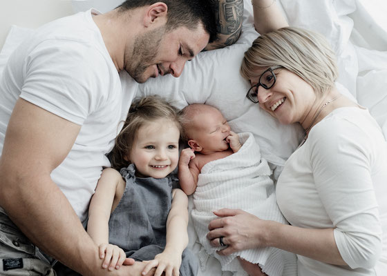 babybauchshooting,familienshooting,babyfotos,neugeborenenshooting,Zwickau,chemnitz,leipzig,authentisch,Schwangerschaftsfoto,familienfotograf