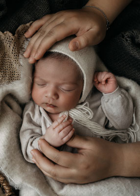 Babyfoto-Fotograf-Zwickau-Chemnitz-Leipzig-Fotostudio-Neugeborenenshooting-Loftstudio-Newborn